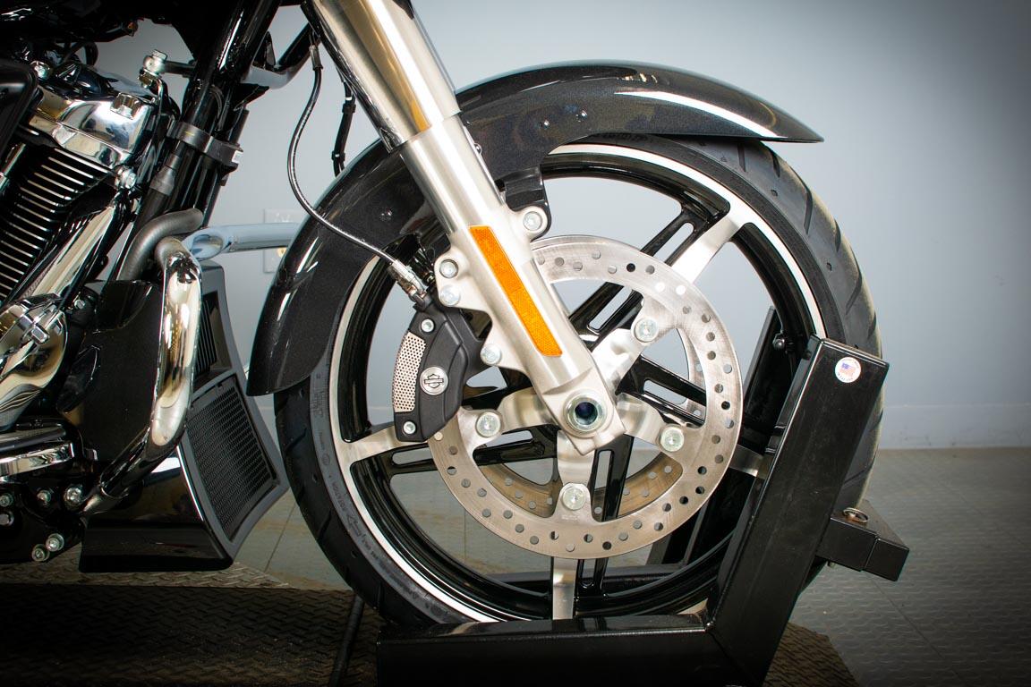 2026 Harley-Davidson® Road Glide™ FLTRX, photo 12
