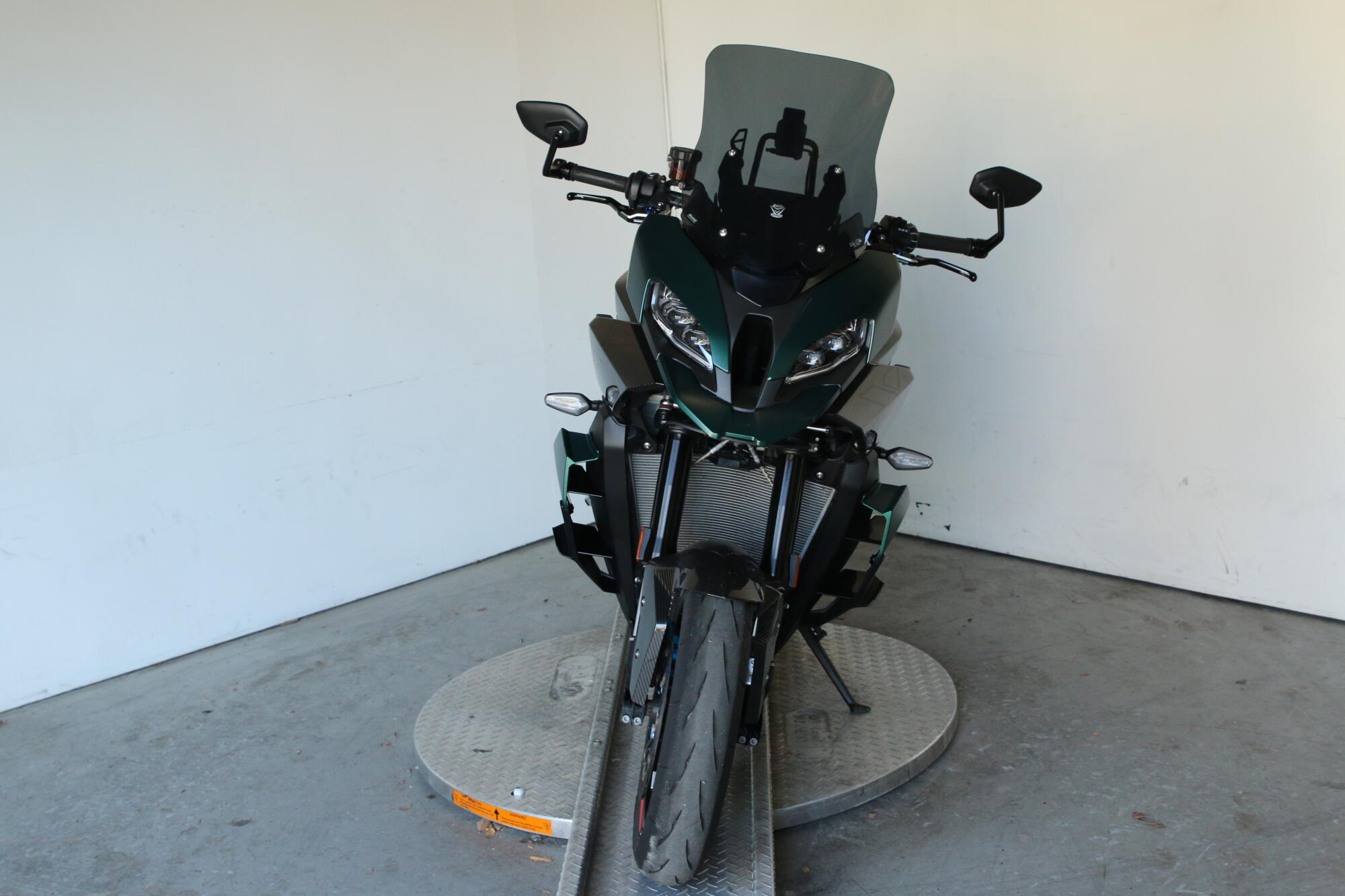 2026 BMW Motorrad M 1000 XR, photo 4