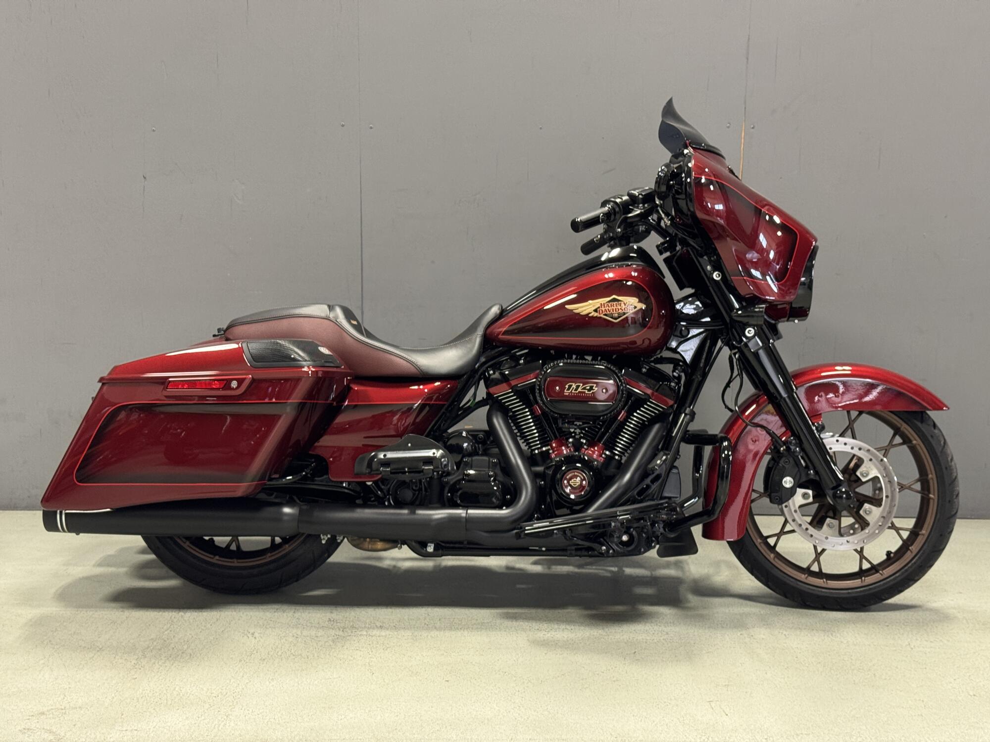 2023 Harley-Davidson® Street Glide® Special Heirloom Red Fade