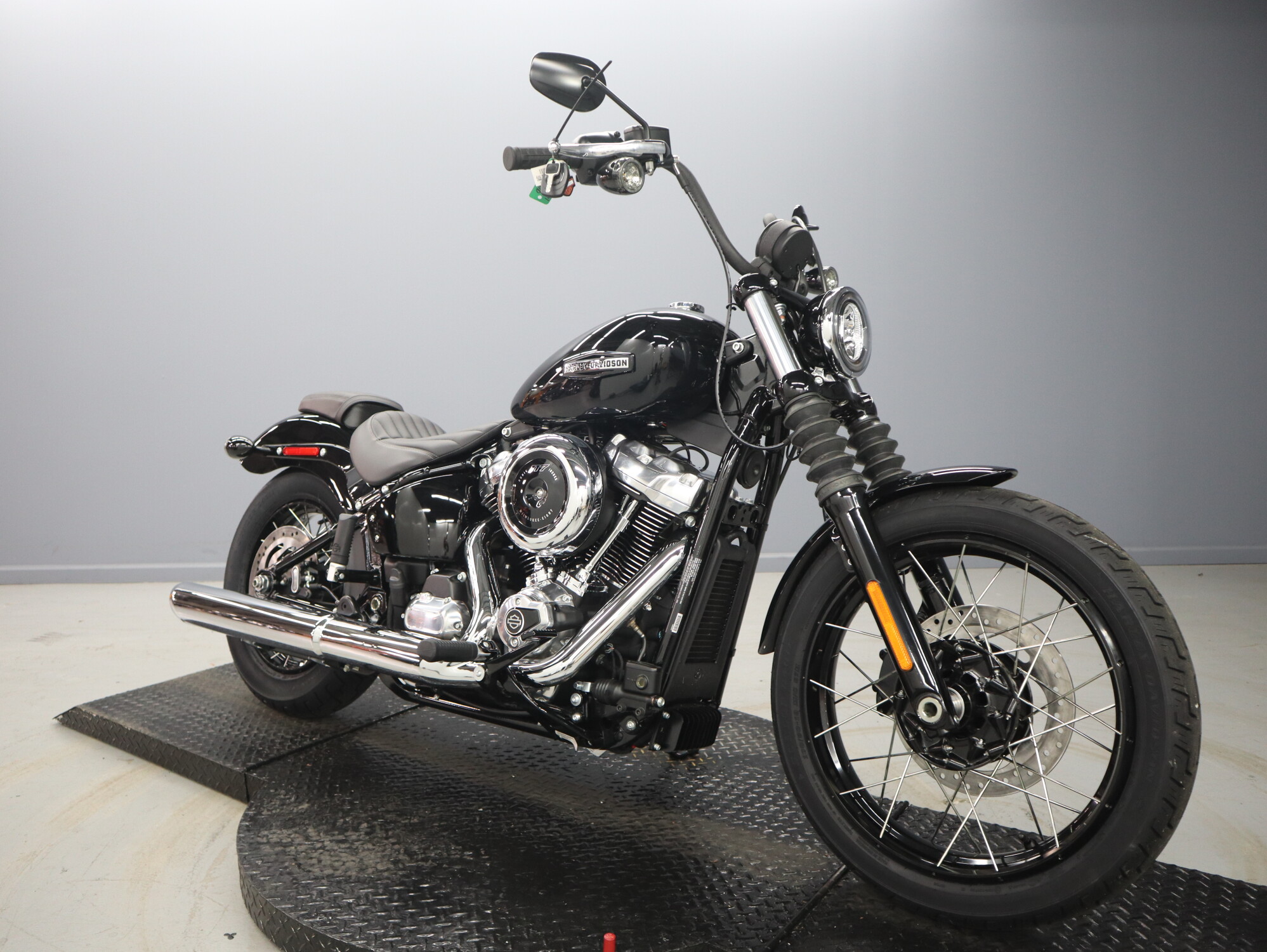 2026 Harley-Davidson® Street Bob® FXBB, photo 2