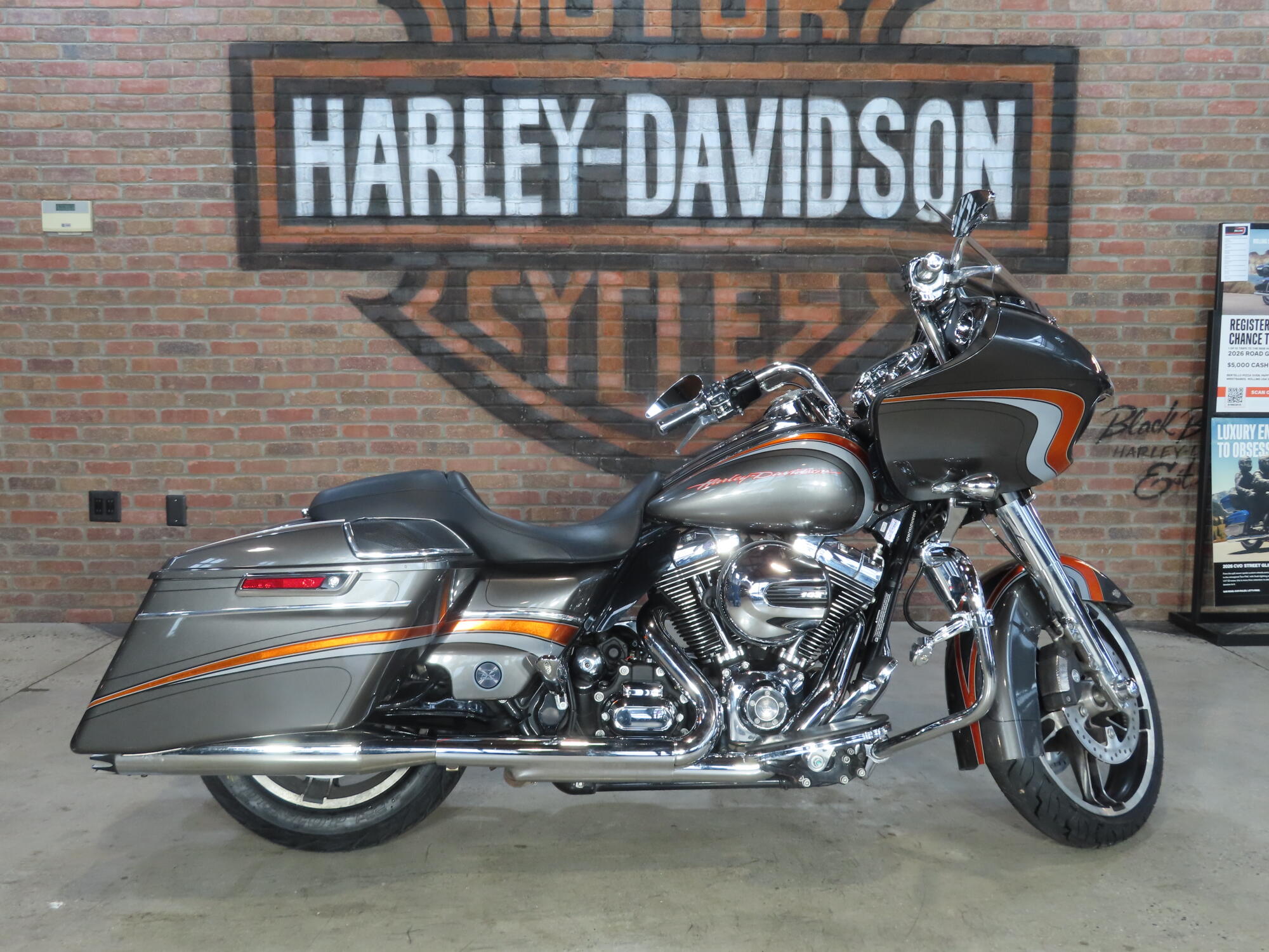 2016 Harley-Davidson® Road Glide® Special FLTRXS