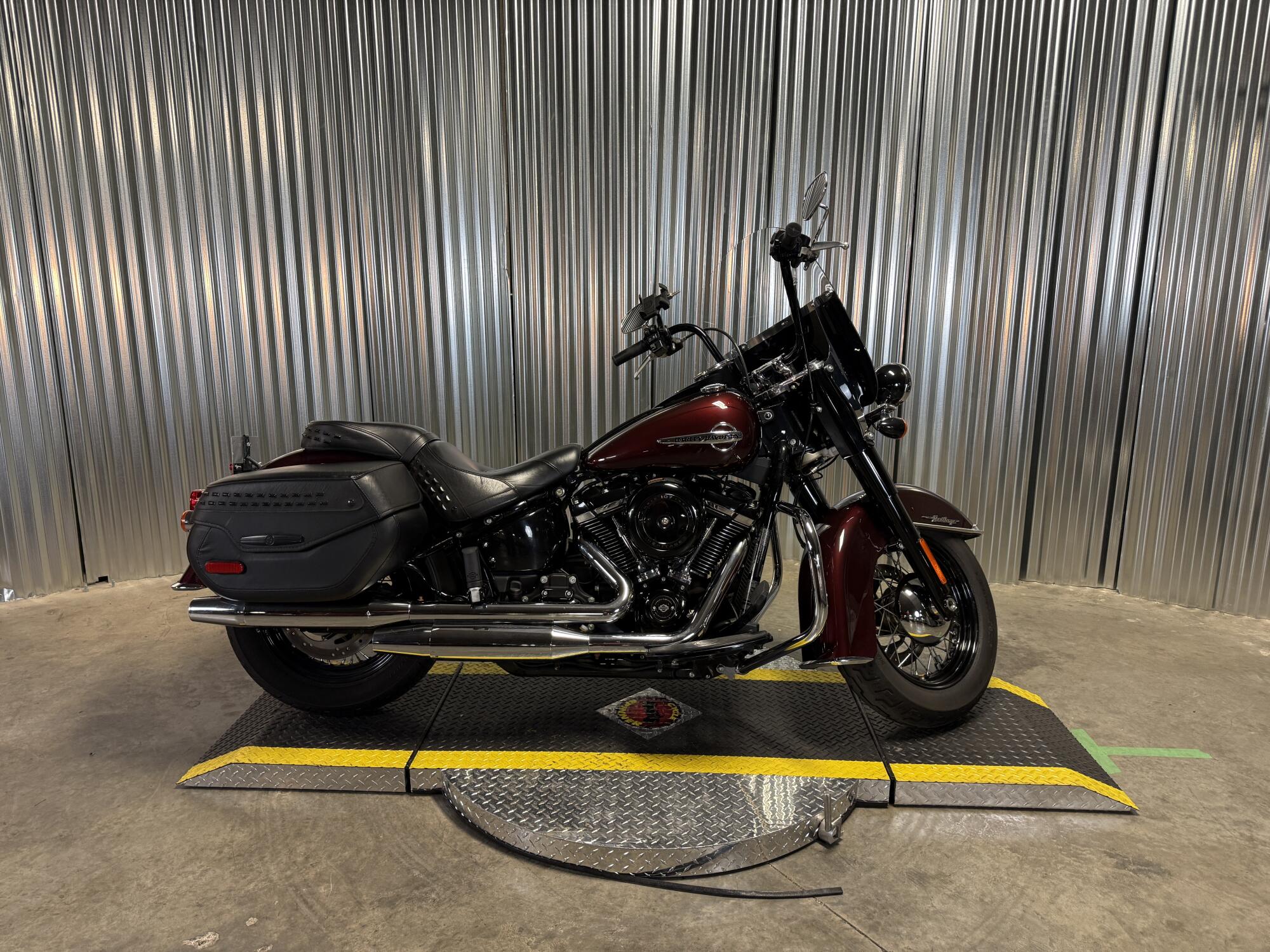 2018 Harley-Davidson® Heritage Classic Twisted Cherry