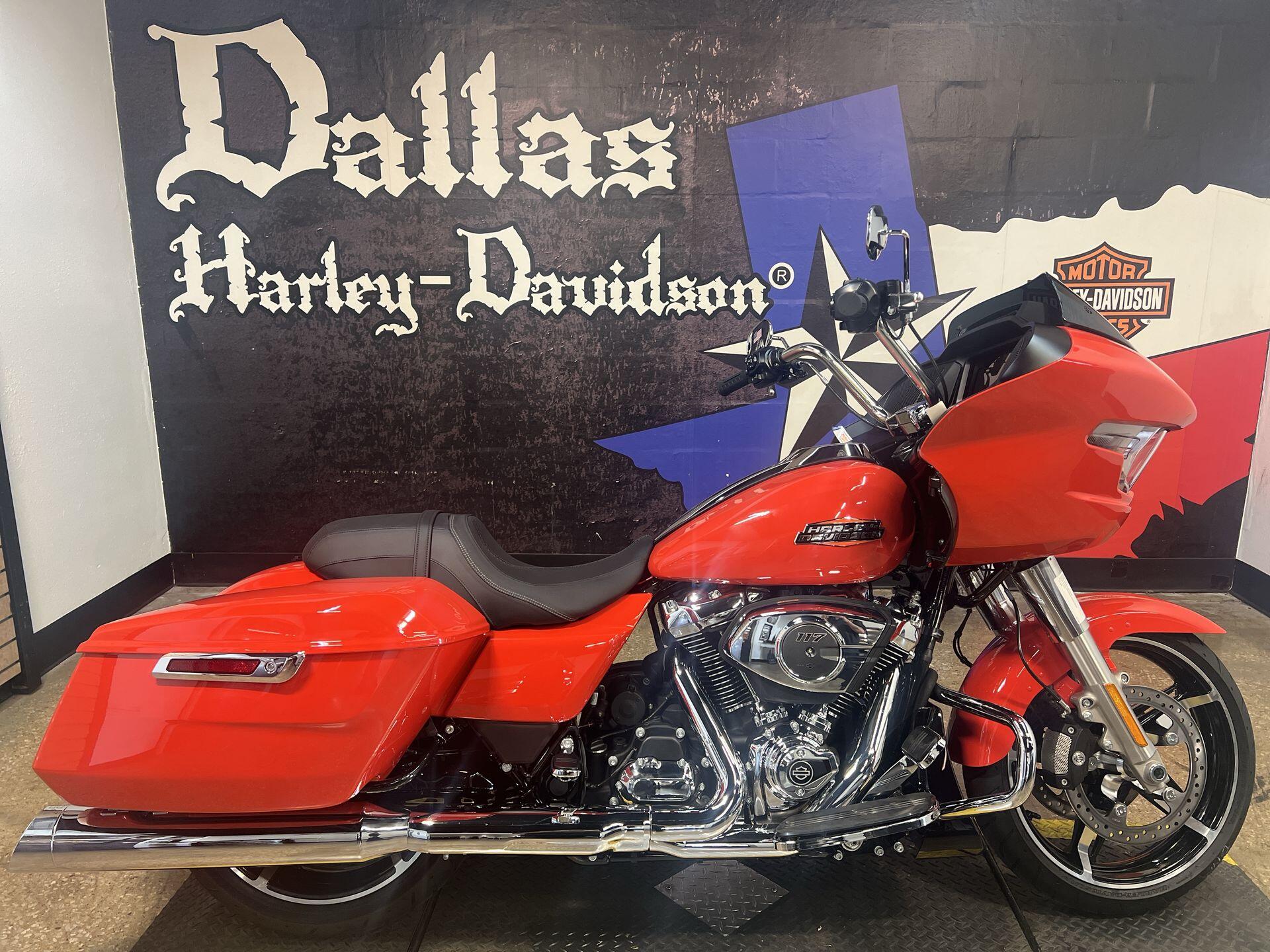 NEW 2026 Harley-Davidson® Road Glide® Blood Orange Chrome Trim