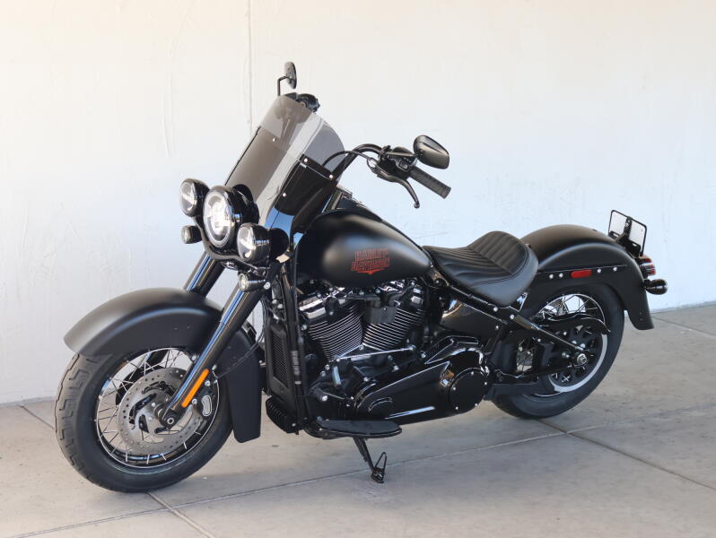 2026 Harley-Davidson® FLHD Deadwood™ N039582