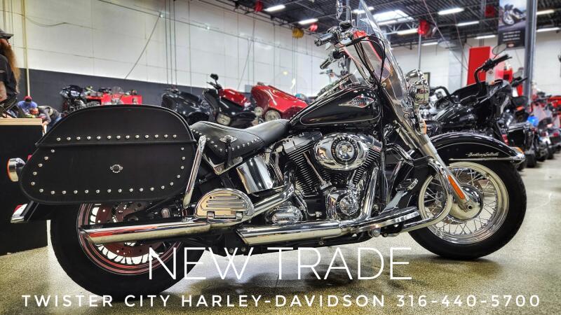 2015 Harley-Davidson® Heritage Softail® Classic, FLSTC103