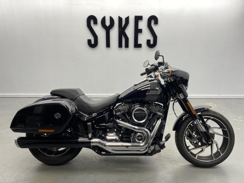 2024 Harley-Davidson FLSB Softail Sport Glide in Vivid Black