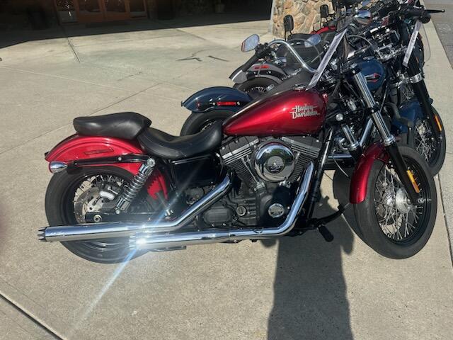2016 Harley-Davidson® Street Bob® Velocity Red Sunglo