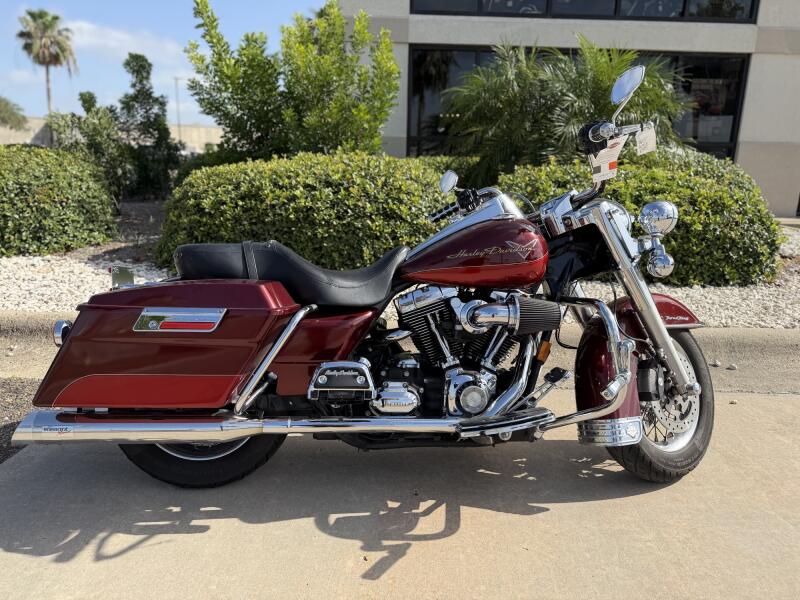 2008 Harley-Davidson® Road King® CRIM/RD/RED SUN W/PINSTRIPE