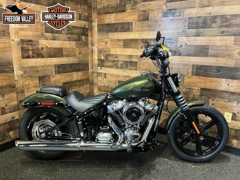 2026 Harley-Davidson® Street Bob® Olive Steel Metallic Chrome Cast Wheels  FXBB