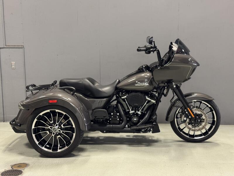 FLTRT 2023 Road Glide® 3