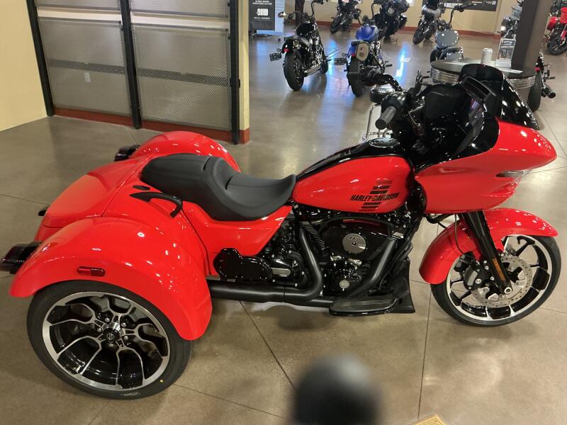 FLTRT 2026 Road Glide 3
