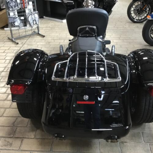 2023 Harley-Davidson® Road Glide® 3 Vivid Black thumb 0