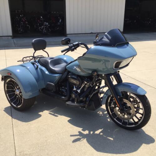 FLTRT 2024 Road Glide 3 thumb 2
