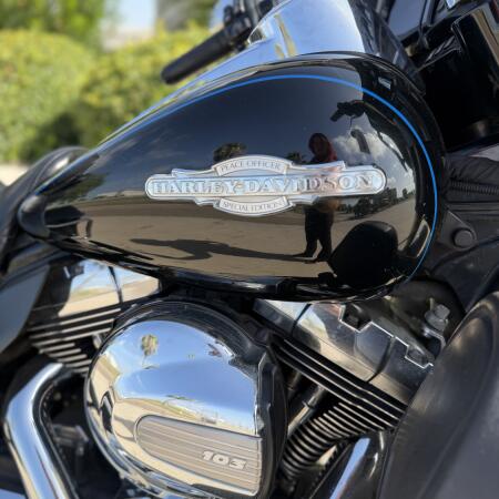 2014 Harley-Davidson® Ultra Limited BLACK PEACE OFFICER W/ PINS thumb 3