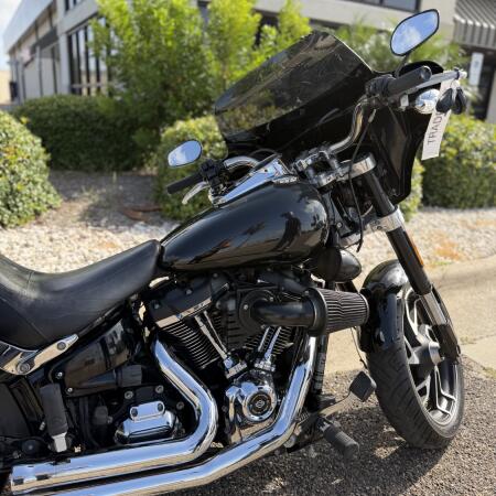 2018 Harley-Davidson® Sport Glide™ Vivid Black thumb 0