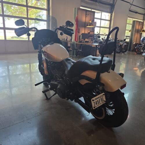 Harley-Davidson® Street Bob® 114 2021 thumb 0