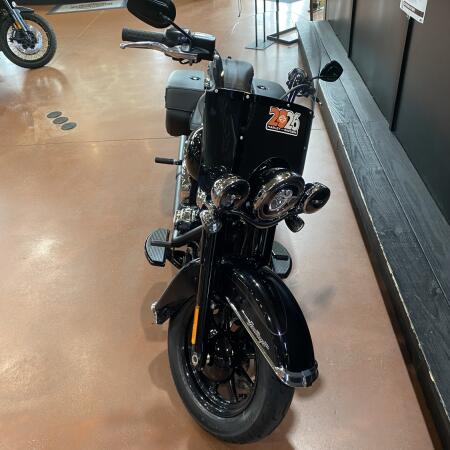 2026 Harley-Davidson® Heritage Classic FLHC thumb 1