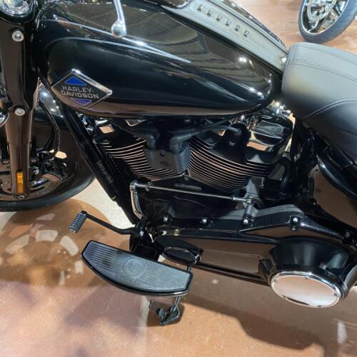 2026 Harley-Davidson® Heritage Classic FLHC thumb 0