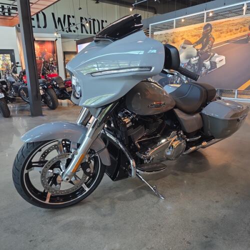 Harley-Davidson® CVO Street Glide ST 2026 thumb 1