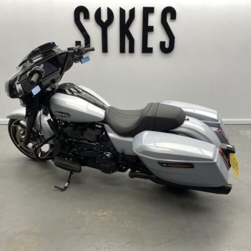 NEW 2024 Harley-Davidson FLHX Touring Street Glide in Atlas Silver and Black thumb 0