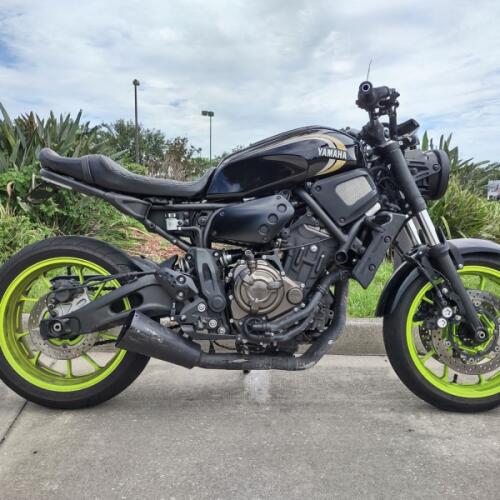 Yamaha XSR700 2022 thumb 3