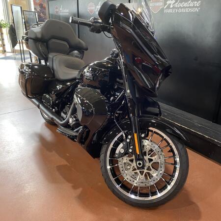2026 Harley-Davidson® Street Glide Limited FLHXL thumb 2