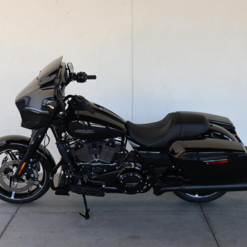 2026 Harley-Davidson® FLHX Street Glide® N632270 thumb 3