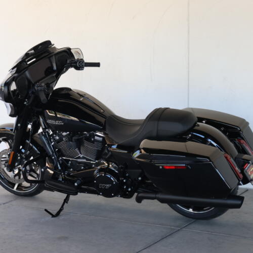 2026 Harley-Davidson® FLHX Street Glide® N632270 thumb 2