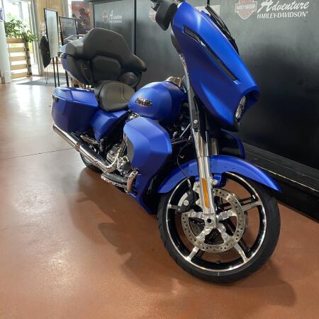 2026 Harley-Davidson® Street Glide® FLHX thumb 2