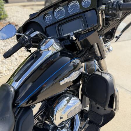 2014 Harley-Davidson® Ultra Limited BLACK PEACE OFFICER W/ PINS thumb 1