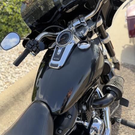 2018 Harley-Davidson® Sport Glide™ Vivid Black thumb 1