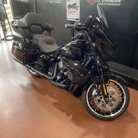 2026 Harley-Davidson® Street Glide Limited FLHXL thumb 3