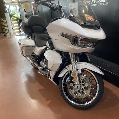 2026 Harley-Davidson® Road Glide Limited FLTRXL thumb 2