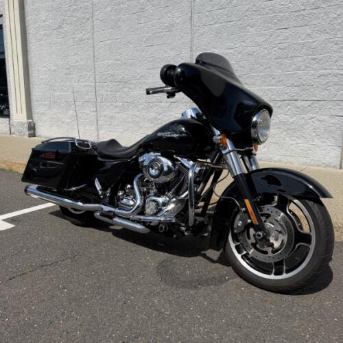 2010 FLHX Street Glide® thumb 1
