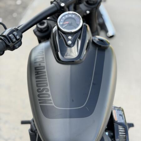 2018 Harley-Davidson® Fat Bob® 114 INDSTRL GRY DNM thumb 0
