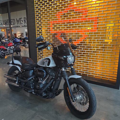 Harley-Davidson® Street Bob® 114 2021 thumb 3