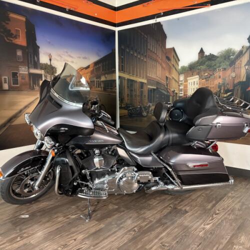 2014 Harley-Davidson® Electra Glide® Ultra Limited Two-Tone Charcoal Pearl/Vivid Black thumb 3