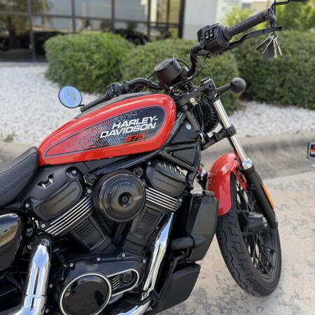 2026 Harley-Davidson® Nightster® Blood Orange Black Trim thumb 2