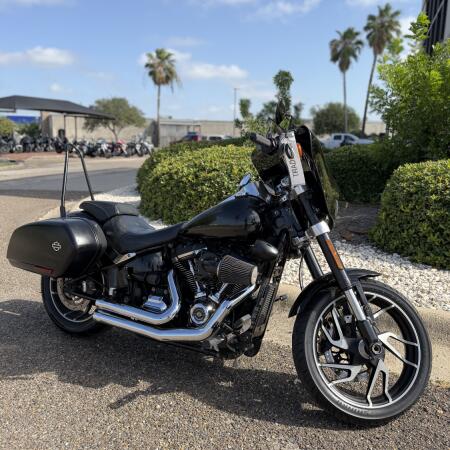 2018 Harley-Davidson® Sport Glide™ Vivid Black thumb 3