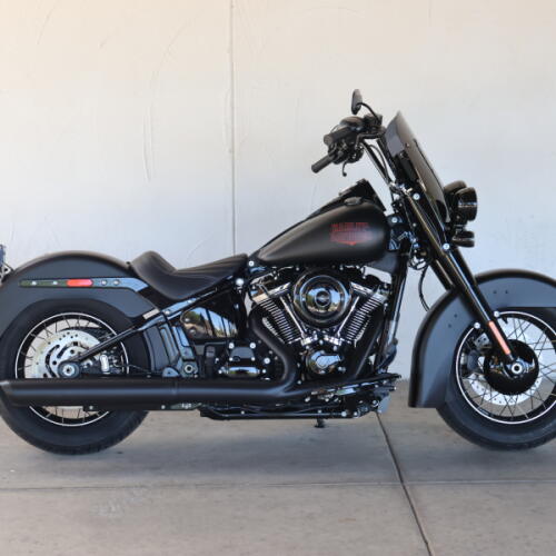 2026 Harley-Davidson® FLHD Deadwood™ N039582 thumb 0