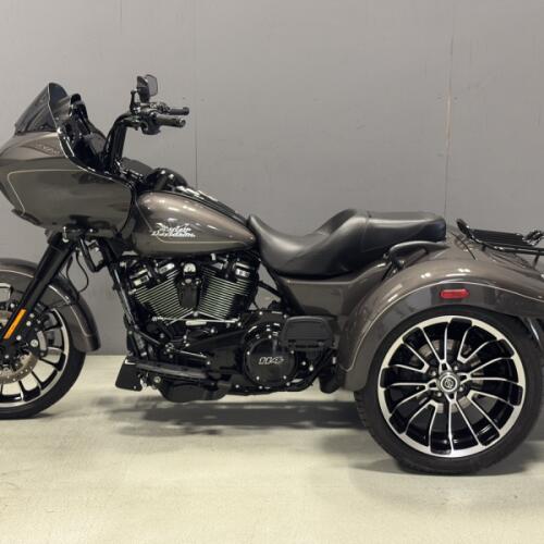 FLTRT 2023 Road Glide® 3 thumb 0