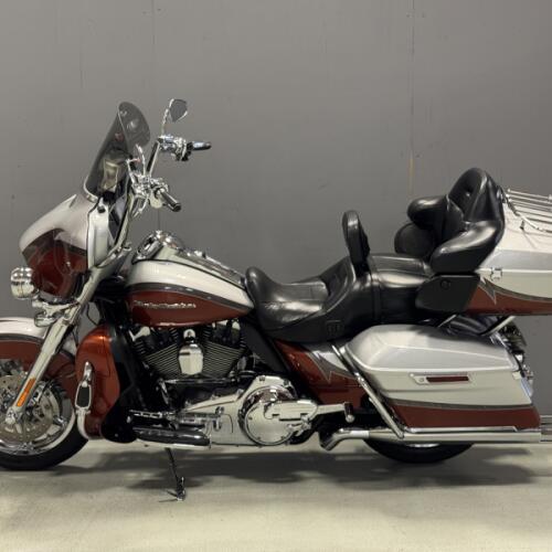 FLHTKSE 2014 CVO™ Electra Glide Ultra Limited® thumb 0