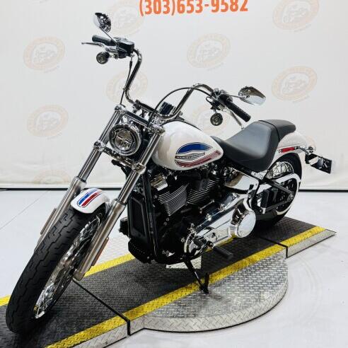 2026 Super Glide® FXD thumb 0