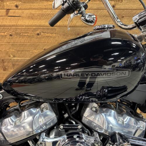 2020 Harley-Davidson® Softail Standard® Vivid Black FXST thumb 3