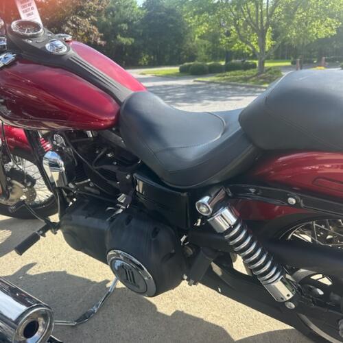 2016 Harley-Davidson® Street Bob® Velocity Red Sunglo thumb 3