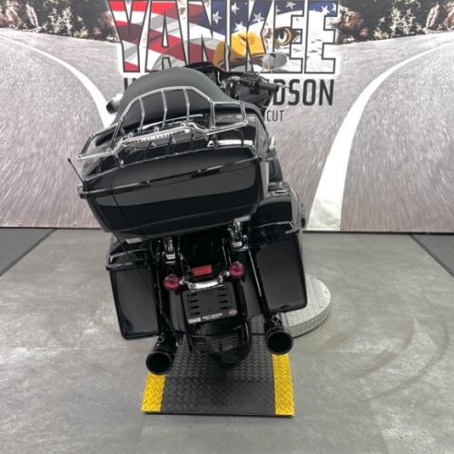 2017 FLTRXS Road Glide® Special thumb 2