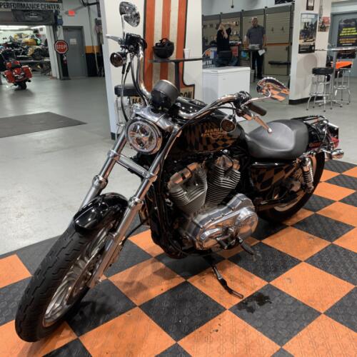 2017 Harley-Davidson Sportster 883 Low XL883L thumb 0