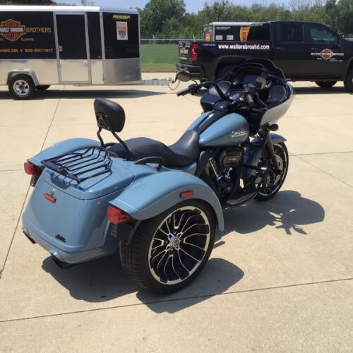 FLTRT 2024 Road Glide 3 thumb 1