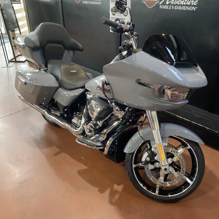 2026 Harley-Davidson® Road Glide® FLTRX thumb 3
