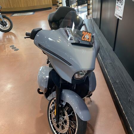 2026 Harley-Davidson® Street Glide Limited FLHXL thumb 2